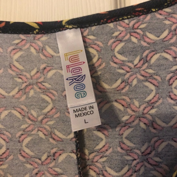 SOLD - Cute LuLaRoe Top.  Excellent condition - Picture 2 of 3